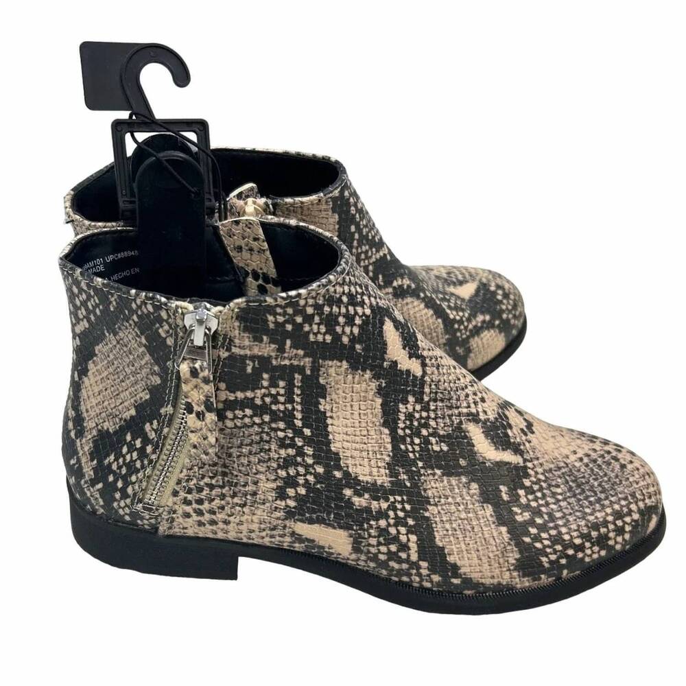 NEW TIME AND TRU women's faux snakeskin side zip ankle boots - wide in black